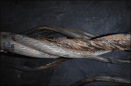 Section of wire rope cut off